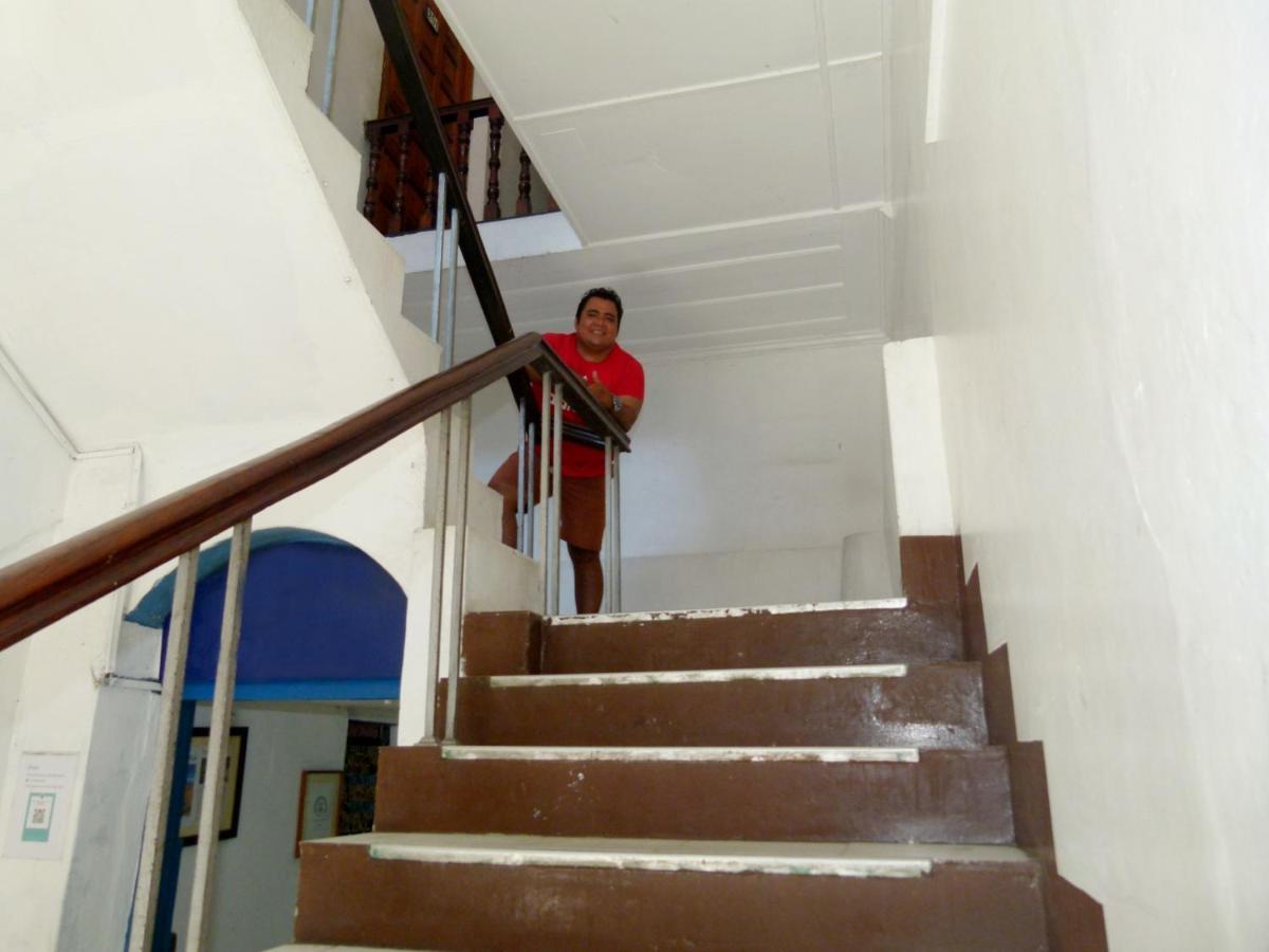 A&T Amazon Backpacker'S Bed and Breakfast Iquitos Buitenkant foto