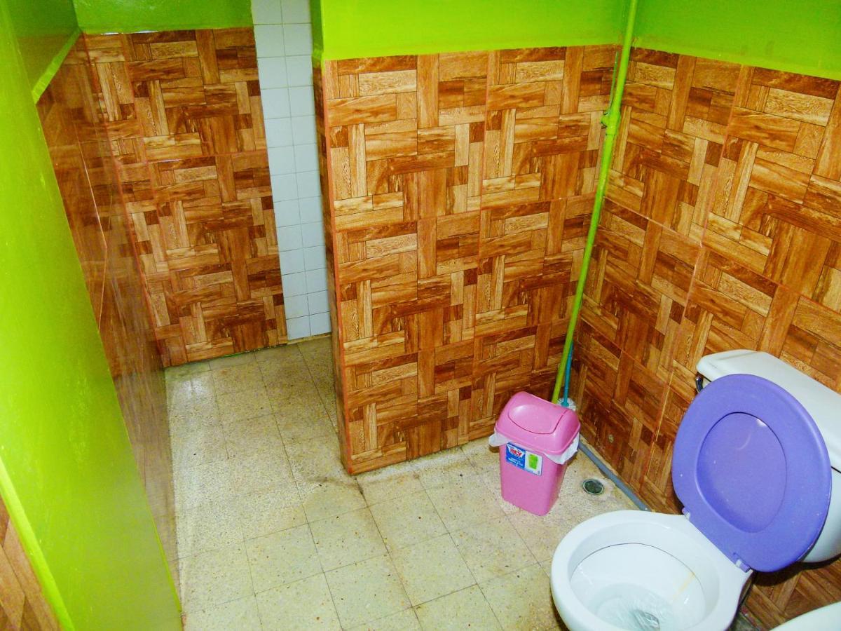 A&T Amazon Backpacker'S Bed and Breakfast Iquitos Buitenkant foto