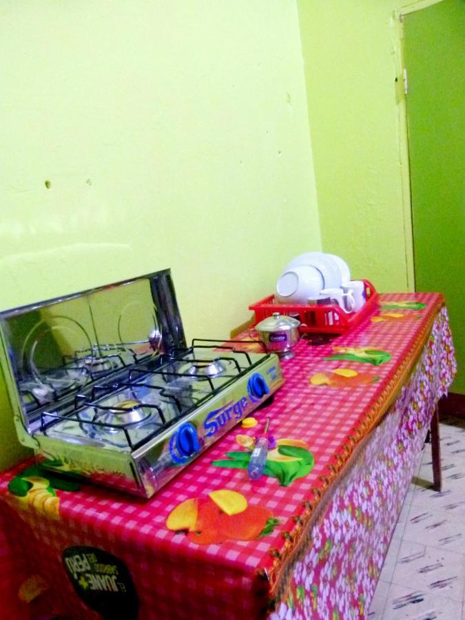 A&T Amazon Backpacker'S Bed and Breakfast Iquitos Buitenkant foto