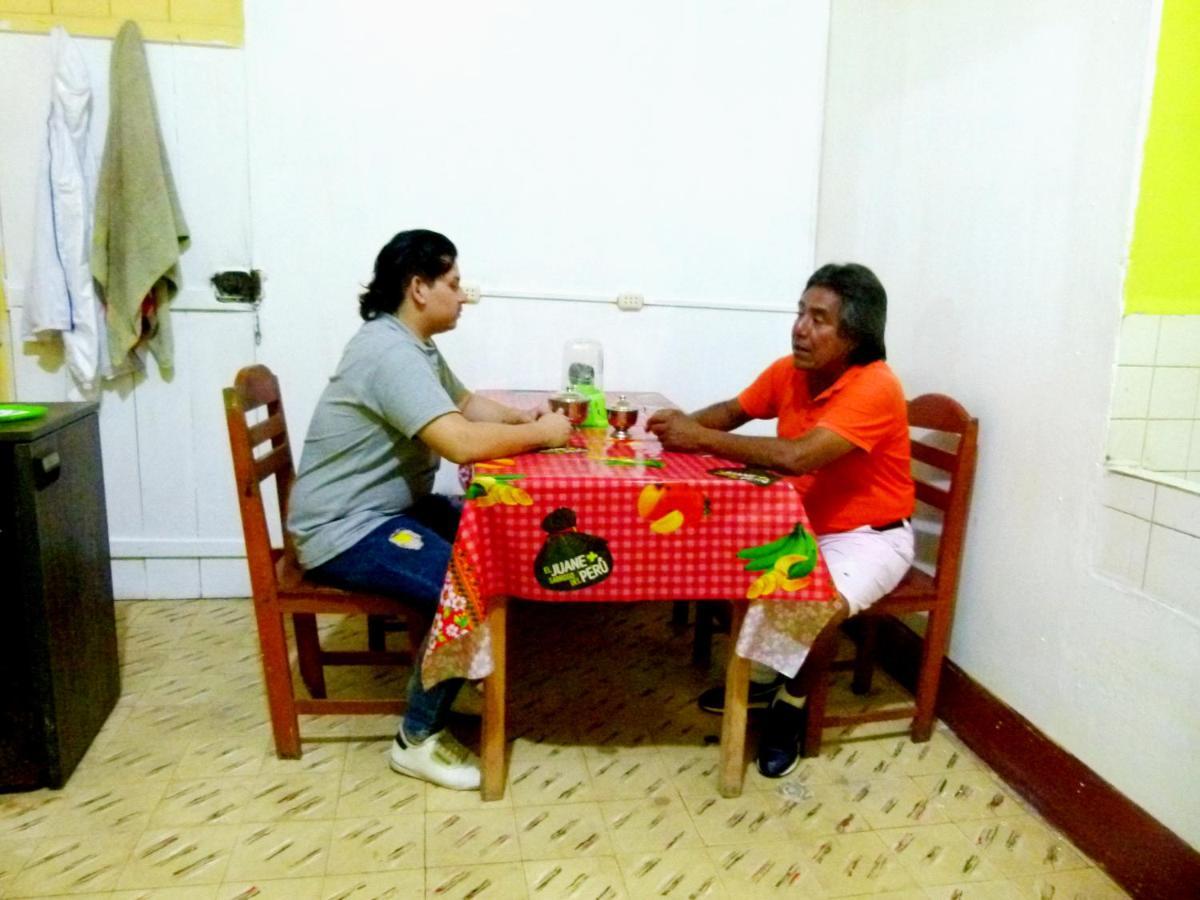 A&T Amazon Backpacker'S Bed and Breakfast Iquitos Buitenkant foto