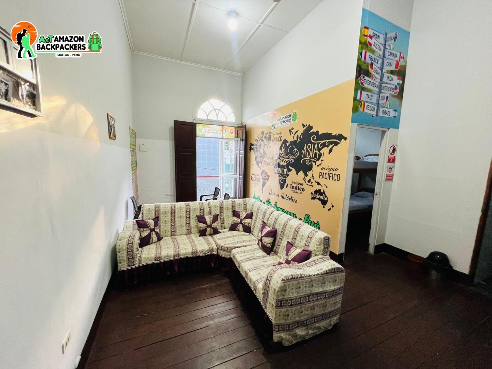 A&T Amazon Backpacker'S Bed and Breakfast Iquitos Buitenkant foto